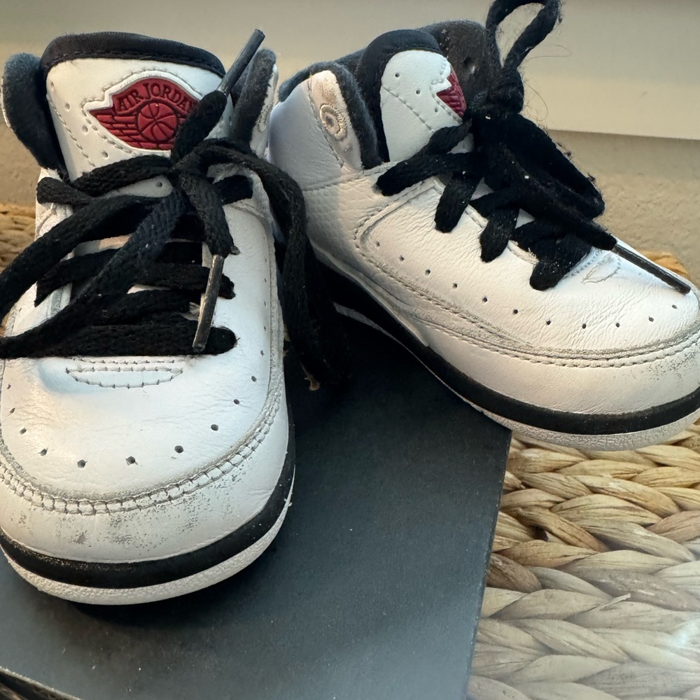 Jordan 2 Retro -Toddler- White and Black Sneakers